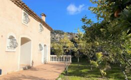 GRASSE - St François - Belle et spacieuse bastide avec jardin arboré