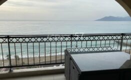 Cannes la bocca   2P en dernier étage  vue mer  avec parking