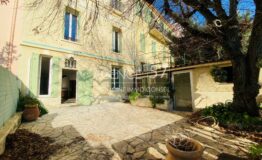 CANNES - STANISLAS - 4P  en duplex à rénover