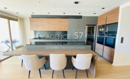 ANTIBES - VIEIL ANTIBES - Appartement 3P avec Terrasse Rénové