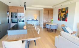 ANTIBES - VIEIL ANTIBES - Appartement 3P avec Terrasse Rénové