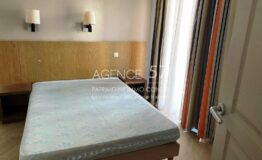 Appartement 2 pièces meublé avec terrasse dans une résidence avec piscine