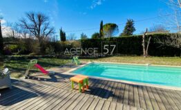 TOURRETTES - Belle Maison avec Piscine et Jardin