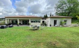 VILLA située à MOUGINS quartier résidentiel