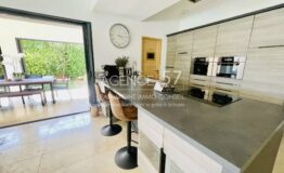 PEYMEINADE - MAGNIFIQUE - VILLA - CONTEMPORAINE