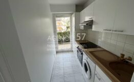 APPARTEMENT 2 PIECES récent à Mandelieu