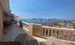 Cannes la bocca- 3P  dernier étage avec terrasse vue mer   et parking
