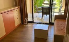 Appartement 2 pièces meublé avec terrasse dans une résidence avec piscine