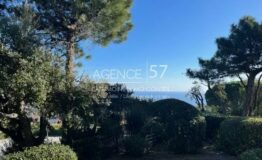 Studio cabine avec terrasse et aperçu mer Les Issambres